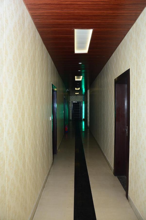 Krazy Hotel Haldwāni Exterior foto